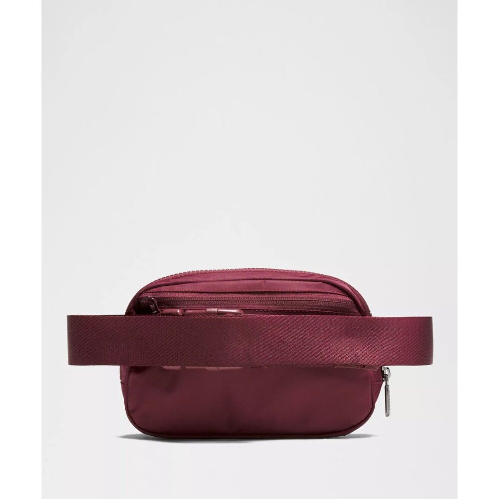 Everywhere Belt Bag 1L - Wine Berry - Picture 2 of 4